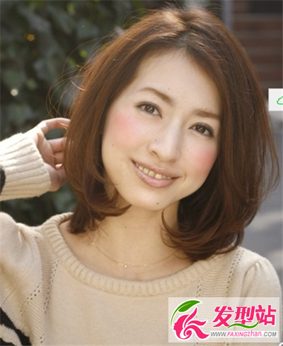 氣質(zhì)俏麗卷發(fā)發(fā)型 找到屬于你的自信