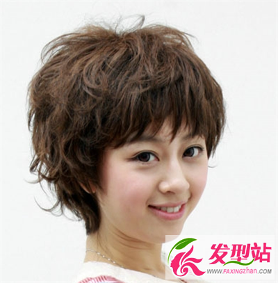女生小卷發(fā)型圖片 減修顏好法寶