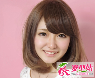帥氣女生利落短發(fā)造型 女孩子短發(fā)造型也可以甜美可愛(ài)