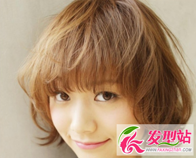 帥氣女生利落短發(fā)造型 女孩子短發(fā)造型也可以甜美可愛(ài)