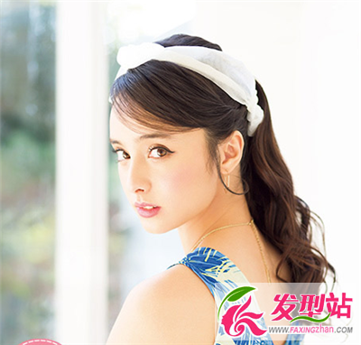 有趣靚麗高回頭率 夏季伴你清涼一夏卷發(fā)發(fā)型