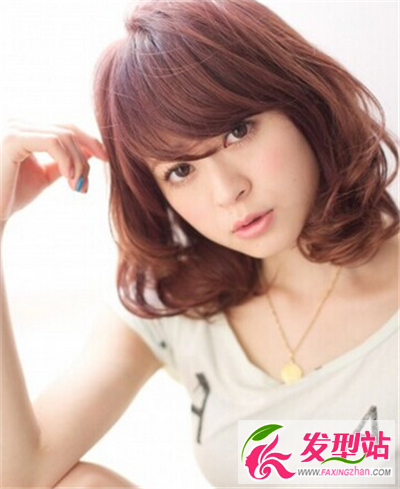美艷中長(zhǎng)發(fā)梨花頭發(fā)型 瞬間打造女神氣質(zhì)