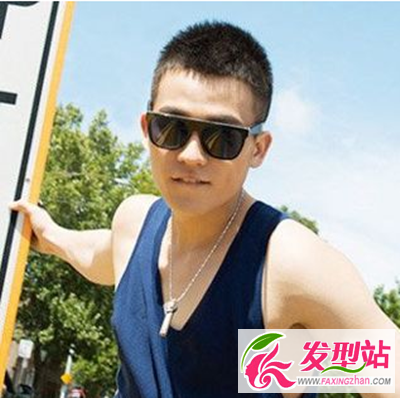 打造專屬于陽光大男孩的氣質(zhì)發(fā)型 讓你成為這個夏天一道亮麗的風(fēng)景