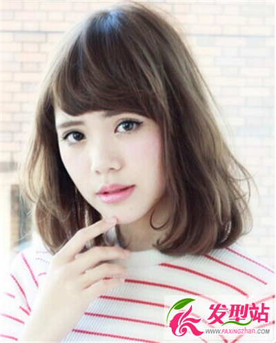 輕松駕馭內(nèi)卷發(fā)型 做最時(shí)尚的魅力女王