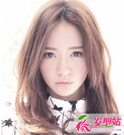 唯美動人中分設(shè)計 一秒鐘讓你成為時尚焦點