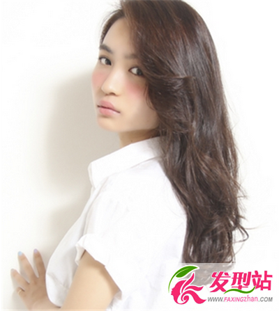 方臉女生適合的發(fā)型 清純感頗為流行