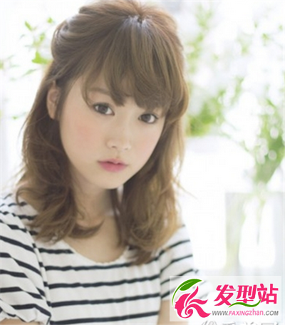 女生流行扎發(fā)發(fā)型 瞬間涼爽盡顯俏麗