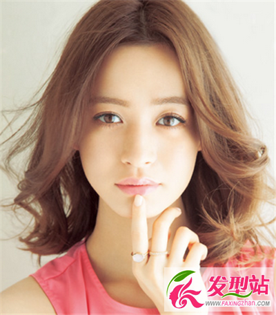 清新飄逸女神發(fā)型 鵝蛋臉女生們的天堂