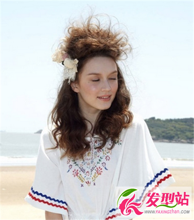 各類風(fēng)格卷發(fā)發(fā)型 讓你輕松駕馭不同場(chǎng)合