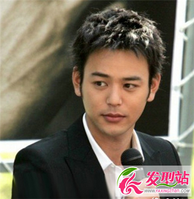 帥氣蓬松發(fā)型 轉(zhuǎn)換氣質(zhì)一手掌握