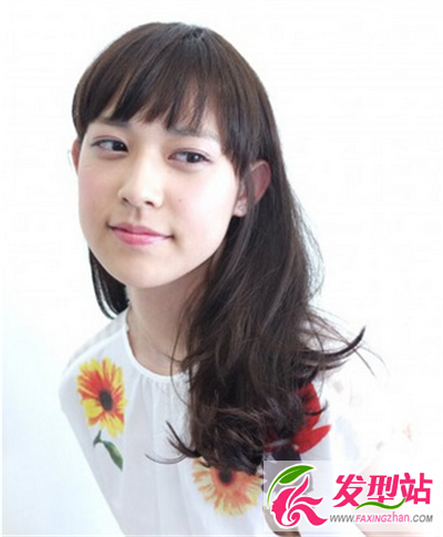 甜美時(shí)尚百變公主 飄逸長(zhǎng)發(fā)發(fā)型靈動(dòng)感十足