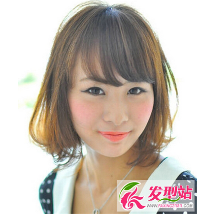 優(yōu)美弧線打造性感氣質(zhì) 女生發(fā)型更時尚最流行