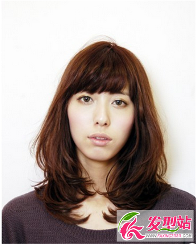瞬間打造清新氣質(zhì)女 讓你重拾信心的中卷發(fā)發(fā)型
