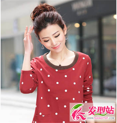 職場女士時(shí)尚款盤發(fā)發(fā)型 不僅帶來優(yōu)雅清新而且氣質(zhì)