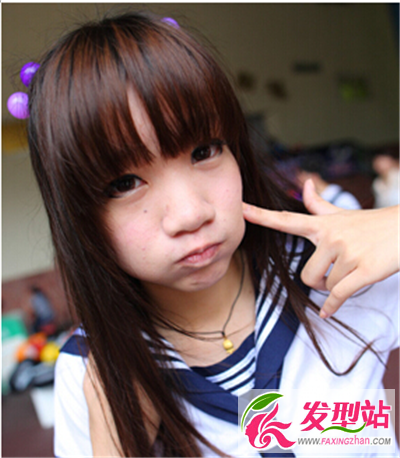 方臉女生瘦臉秘訣 直發(fā)造型最好的選擇