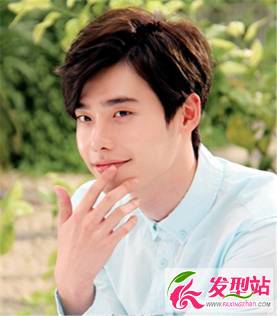 潮流的蓬松定位男生燙發(fā) 時(shí)尚潮流必備