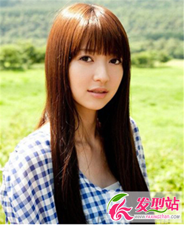 女生披肩長(zhǎng)發(fā)真好看 展淑女靚麗氣質(zhì)