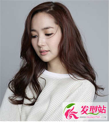 女生披肩長(zhǎng)發(fā)真好看 展淑女靚麗氣質(zhì)