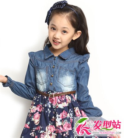可愛女生呆萌氣質(zhì)堪比楊陽(yáng)洋 天真灑脫惹人憐愛