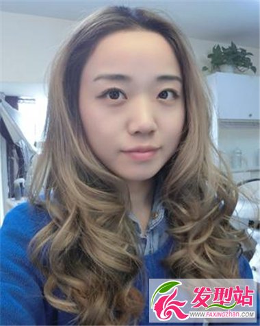 給你美艷氣息的燙卷發(fā)發(fā)型 時尚甜美造型讓你目不暇接