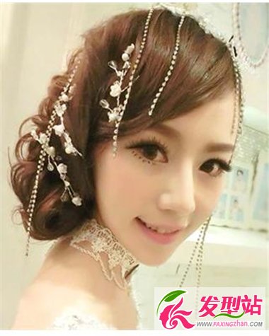 給你不一樣的新娘發(fā)型享受 全方位展示你的特點