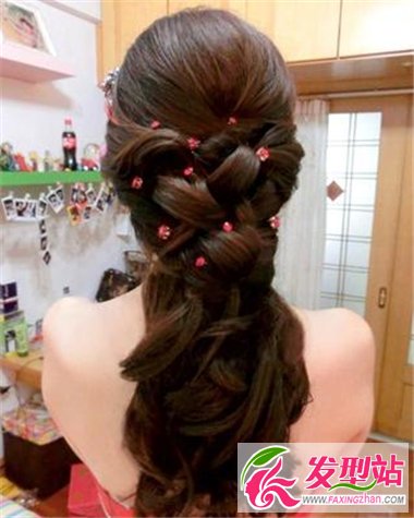 美麗新娘公主盤發(fā)發(fā)型 讓你擁有多重氣質(zhì)