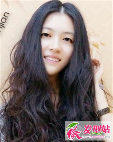 飄逸女生長(zhǎng)發(fā)發(fā)型 清香四溢讓你過(guò)目不忘