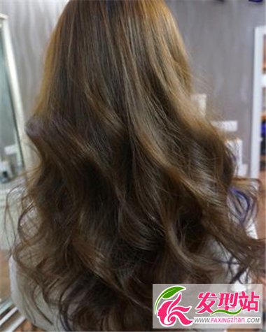 詮釋不一樣的時(shí)尚理念 女生長(zhǎng)發(fā)發(fā)型驚艷你的雙眼