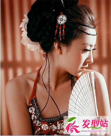 盤點(diǎn)古裝造型華麗競艷 復(fù)古扎發(fā)散發(fā)迷人氣質(zhì)