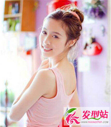清爽丸子頭扎發(fā)發(fā)型 清新發(fā)型塑造恬靜女生
