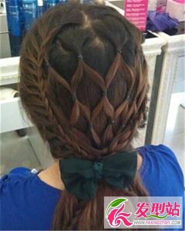 時(shí)尚編發(fā)造型 盡顯森女的氣質(zhì)美