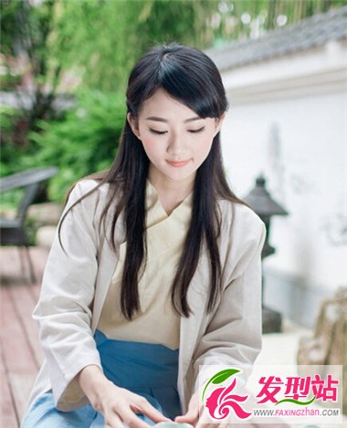盡顯你俏皮可愛的一面 直發(fā)女生造型給你不一樣的新鮮感