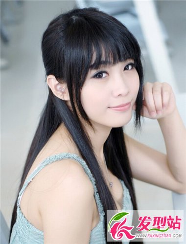 盡顯你俏皮可愛(ài)的一面 直發(fā)女生造型給你不一樣的新鮮感