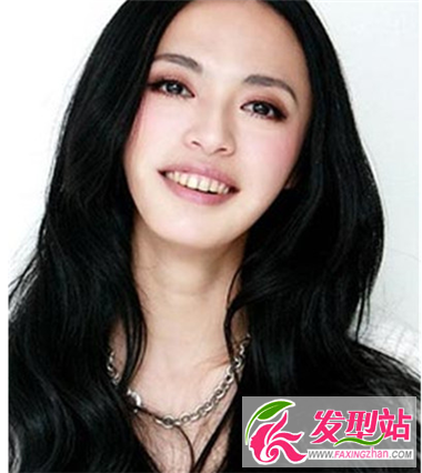 職場(chǎng)上的長(zhǎng)發(fā)時(shí)尚發(fā)型 讓你時(shí)刻保持氣質(zhì)
