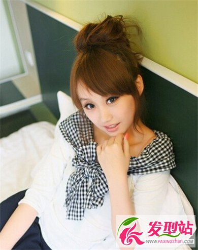 時尚斜劉海女生發(fā)型 盡顯簡約風(fēng)氣息