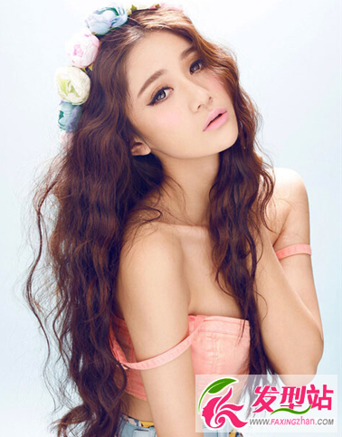 唯美典雅花環(huán)造型 打造超時(shí)尚超養(yǎng)眼美女