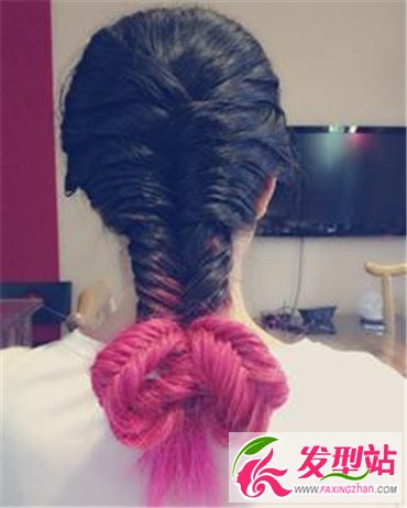 時(shí)尚個(gè)性長(zhǎng)發(fā)編發(fā) 詮釋都市女性美