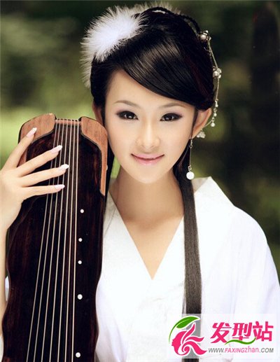 走進(jìn)古裝的世界 古典的美女發(fā)型最迷人