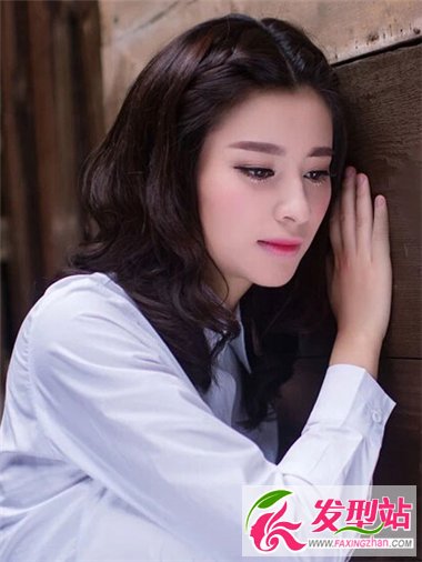 清新女生中分劉海發(fā)型 修顏劉海助你氣質(zhì)更加出眾
