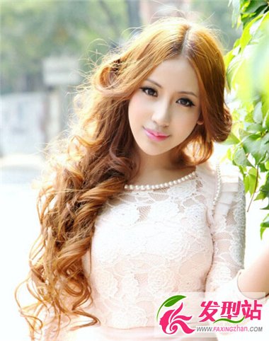 超養(yǎng)眼甜美女生造型 中分劉海讓你艷壓全場(chǎng)