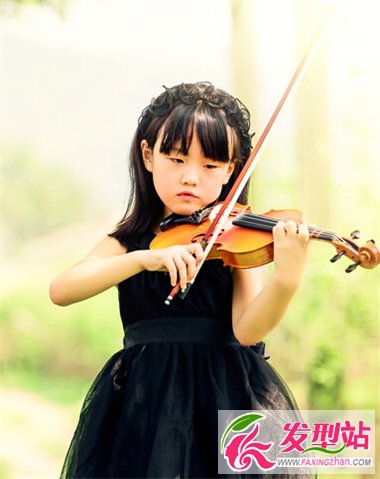 鄰家小女孩可愛裝扮 帶給你們冬日暖意