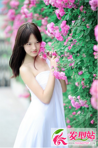 甜美女生柔順發(fā)型 營造浪漫唯美氣息