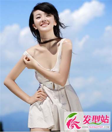 今年流行什么發(fā)型 時(shí)尚中長(zhǎng)發(fā)盡顯簡(jiǎn)約風(fēng)氣息