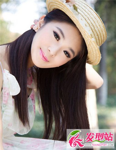 淡雅女生長(zhǎng)直發(fā)發(fā)型 詮釋更徹底的美