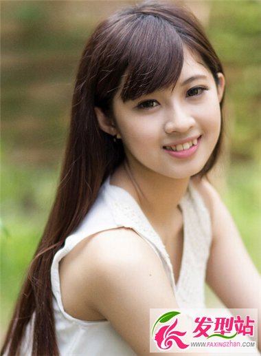 由內(nèi)而外烘托你的美 長(zhǎng)直發(fā)發(fā)型閃亮你的眼球