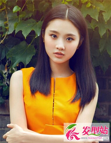 甜美女生長(zhǎng)直發(fā)發(fā)型 如沐春風(fēng)般的芳香撲鼻