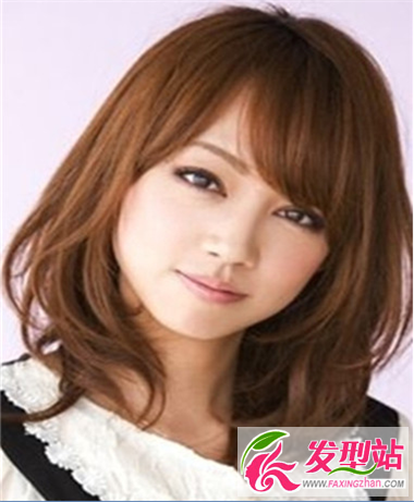 美麗的中長發(fā)發(fā)型 讓你值得去嘗試的時(shí)尚發(fā)型