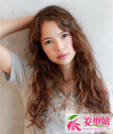 選擇適合自己臉型的發(fā)型 修顏發(fā)型變身小V臉美人