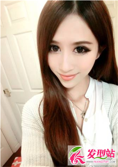 性感美女最愛(ài)中長(zhǎng)發(fā)發(fā)型 為你掃平一切煩惱
