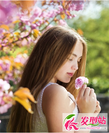 濃妝艷抹也可以清新十足 中長(zhǎng)發(fā)發(fā)型為你時(shí)刻做到